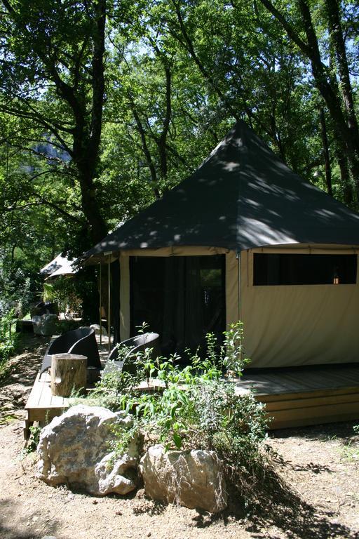 Prehistoric Lodge Vallon-Pont-d'Arc Bilik gambar