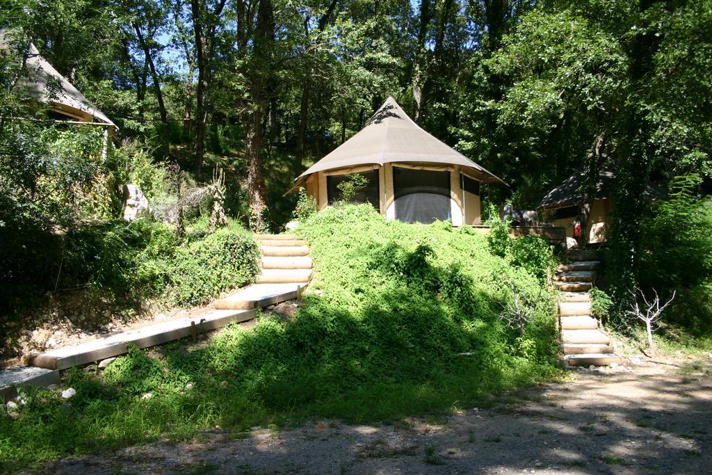 Prehistoric Lodge Vallon-Pont-d'Arc Bilik gambar