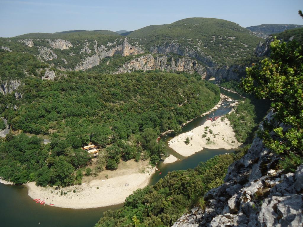 Prehistoric Lodge Vallon-Pont-d'Arc Bilik gambar