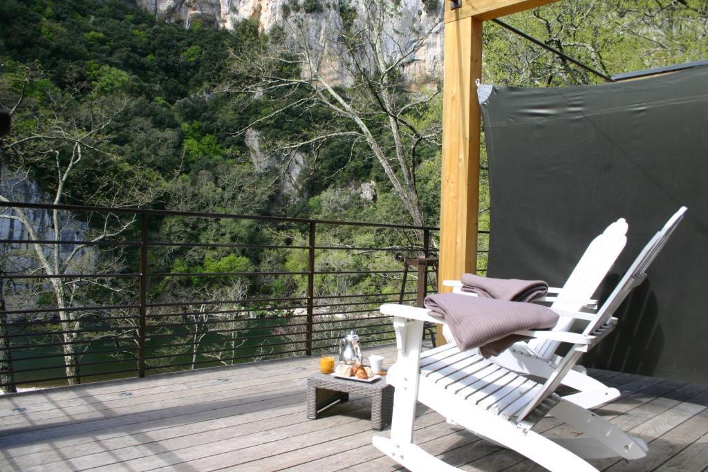 Prehistoric Lodge Vallon-Pont-d'Arc Bilik gambar